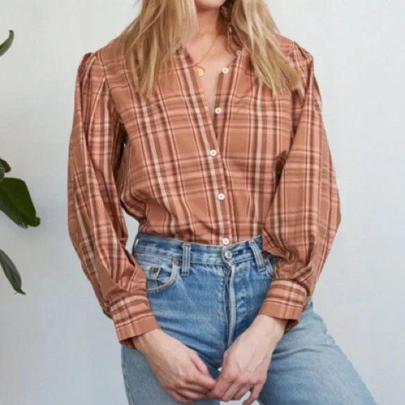 Lizbeth Button Up Top
Billie the Label - Picture 2 of 7